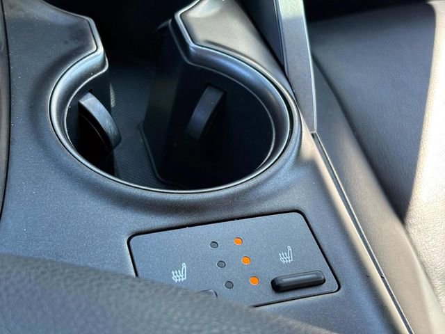 Used 2021 Toyota Camry SE w/ Cold Weather Package FWD image 20