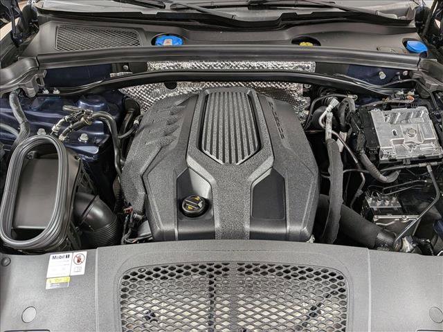 Certified 2023 Porsche Macan image 26