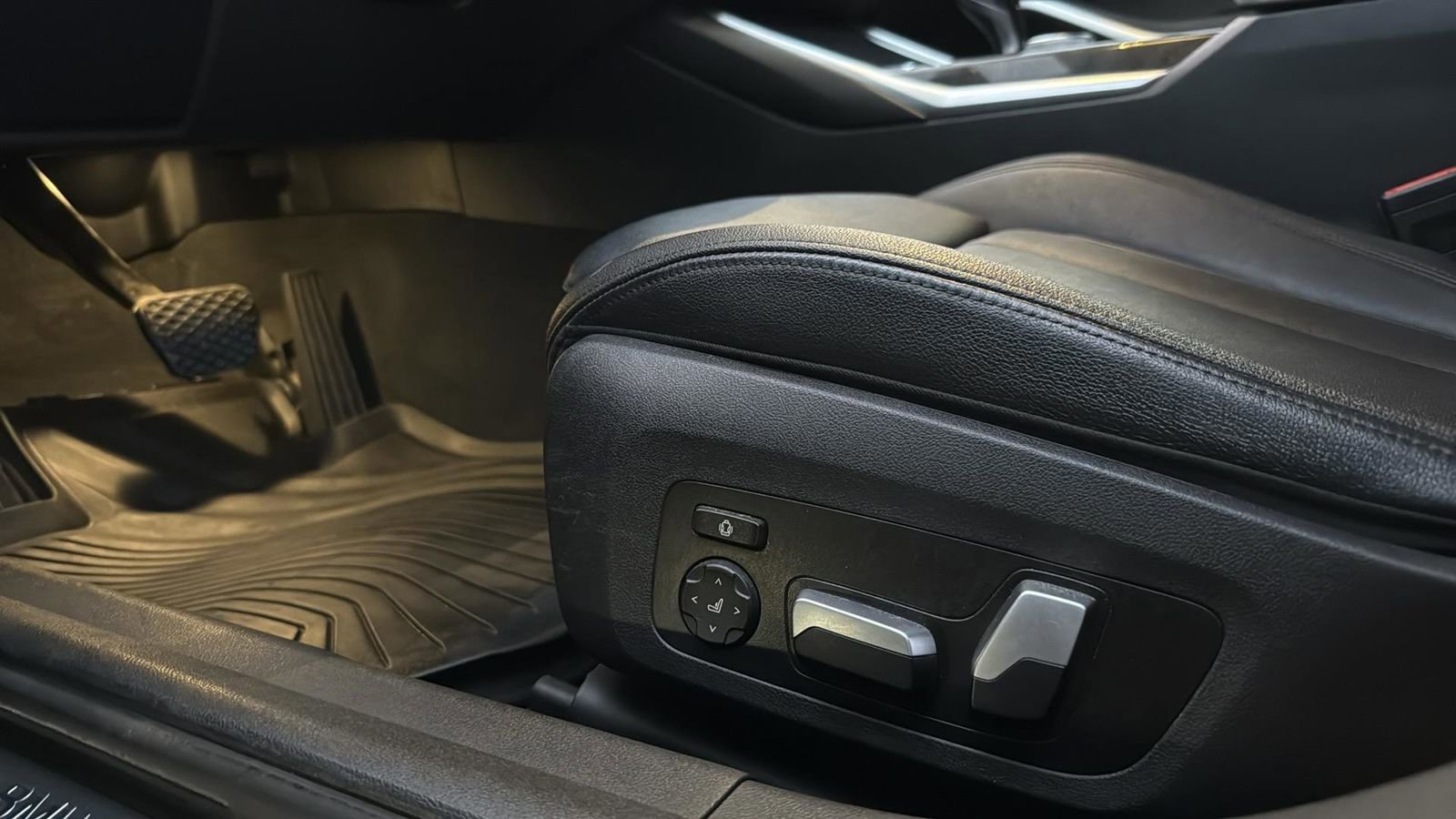 Used 2021 BMW 330i Sedan image 11