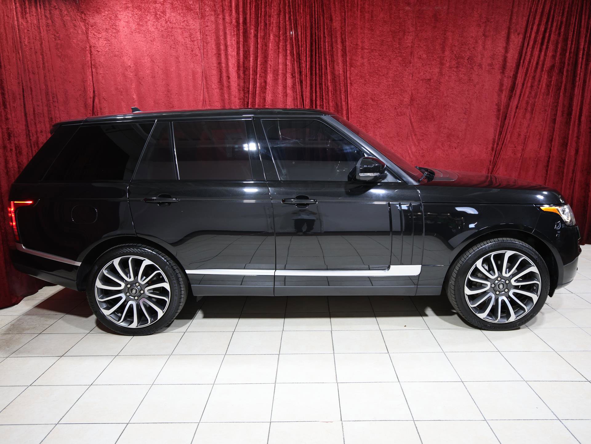 Used 2016 Land Rover Range Rover Supercharged image 8