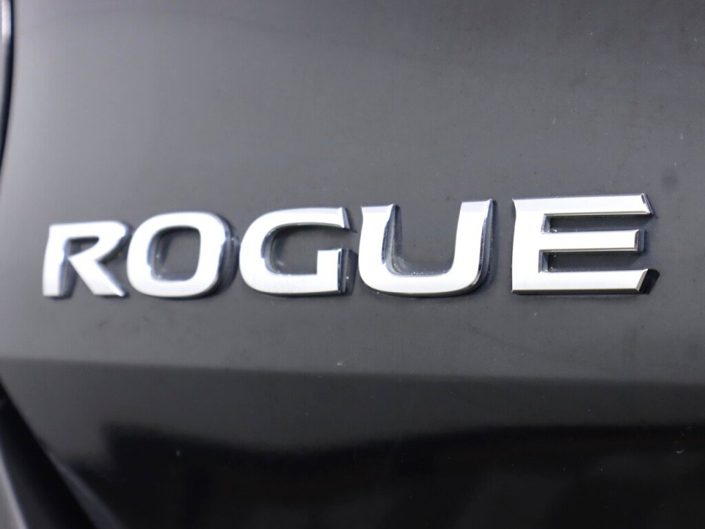 Used 2016 Nissan Rogue S w/ Appearance Package image 32