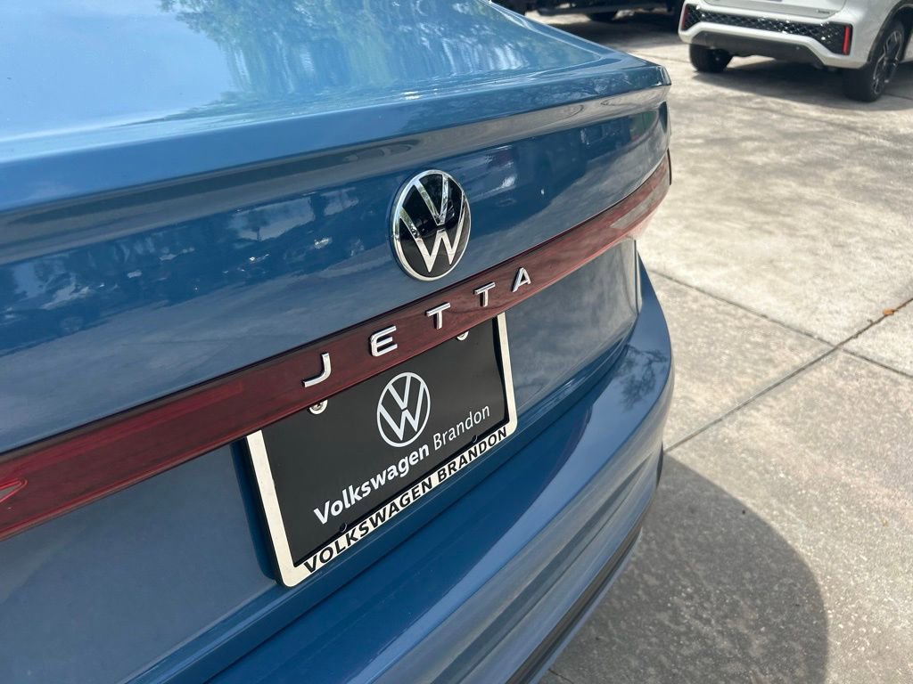 Used 2025 Volkswagen Jetta Sport image 31