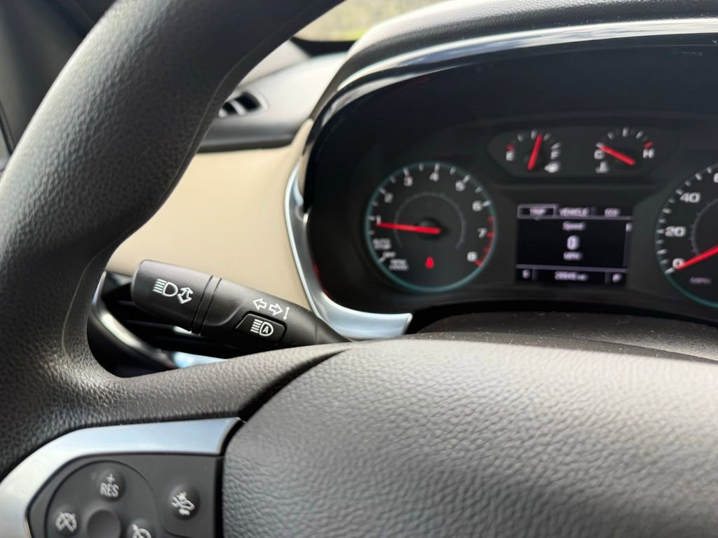 Used 2023 Chevrolet Traverse LS w/ Safety Package image 33