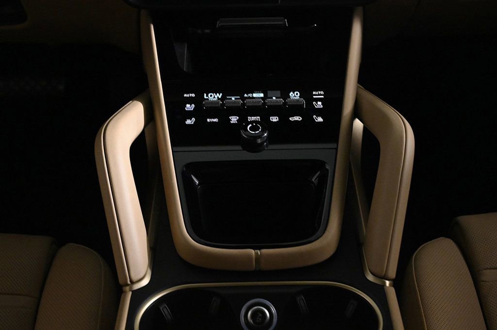 Certified 2024 Porsche Cayenne image 16