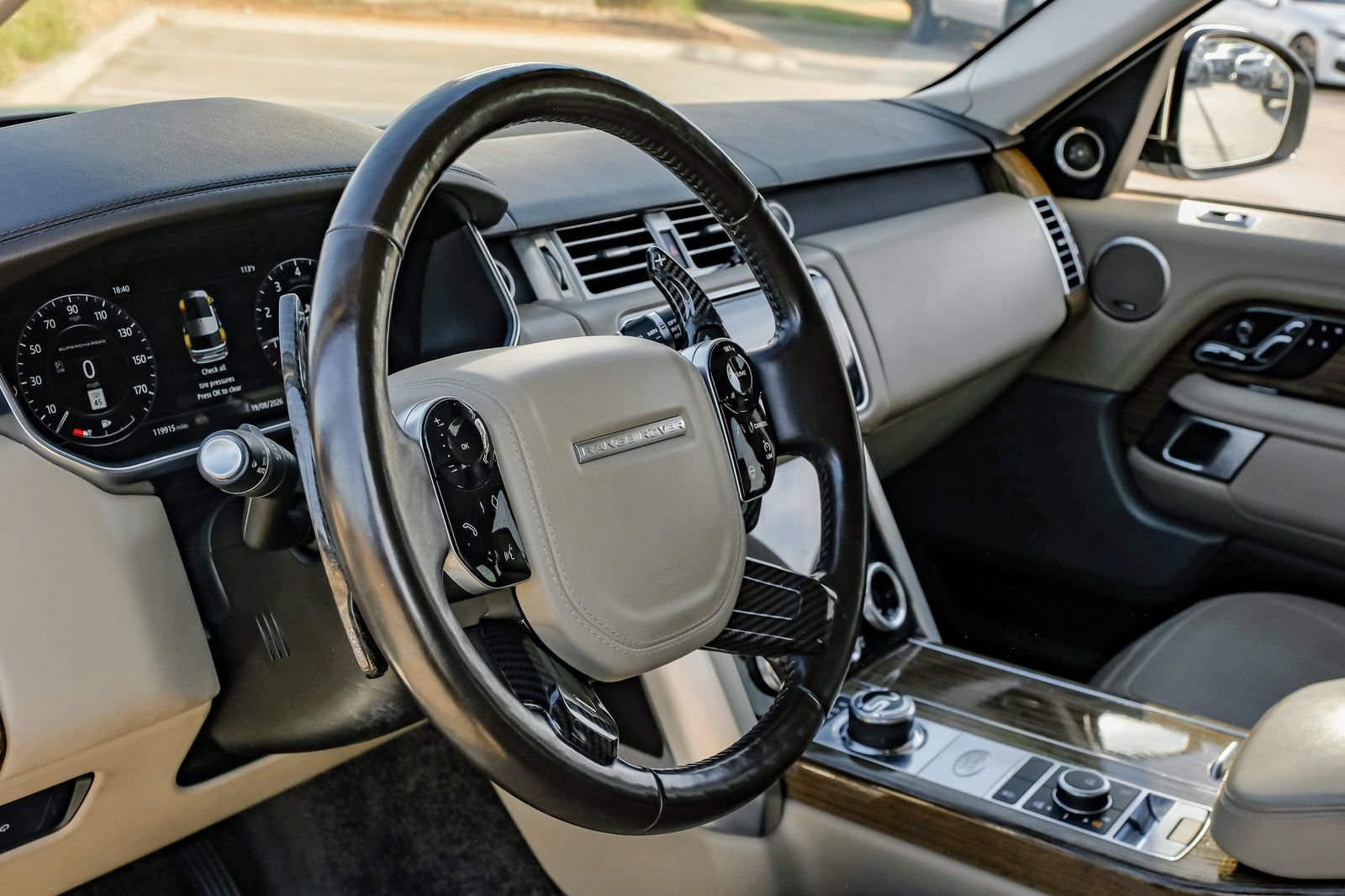 Used 2018 Land Rover Range Rover Supercharged AWD/4WD image 18