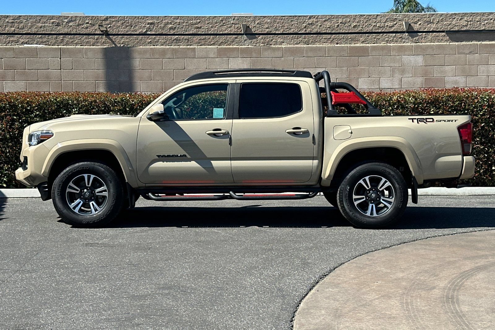 Used 2019 Toyota Tacoma TRD Sport w/ Exterior Package RWD image 7