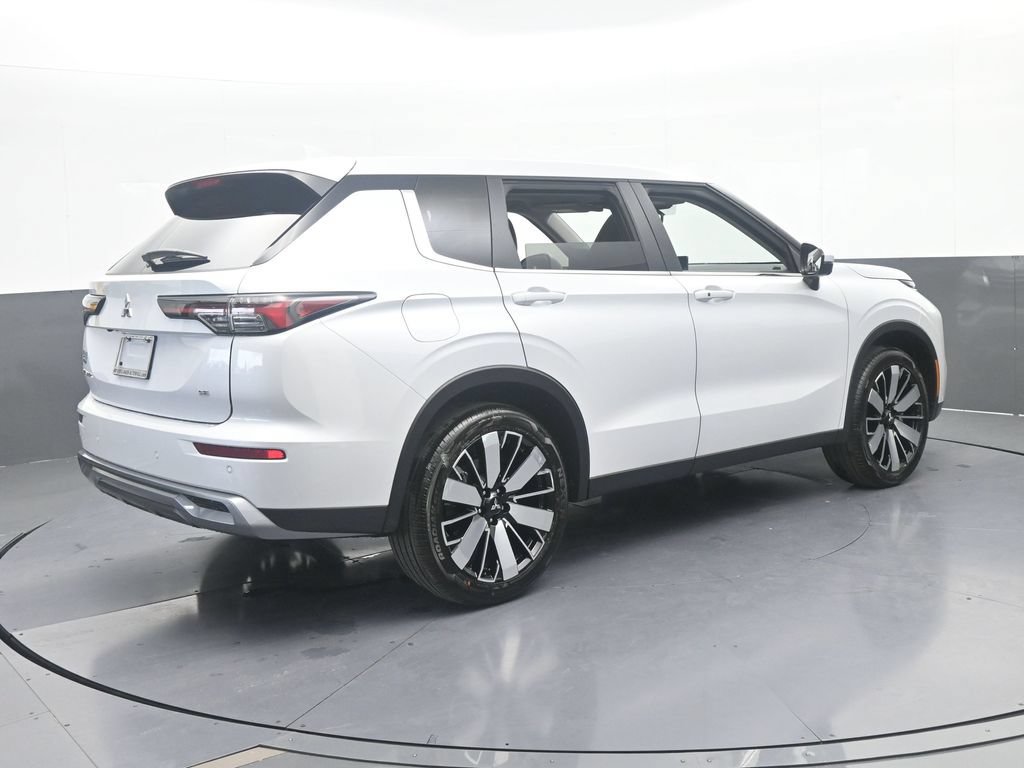 New 2026 Mitsubishi Outlander SE FWD image 6