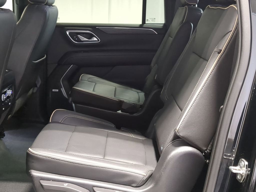 Used 2023 GMC Yukon XL SLT w/ SLT Premium Package image 20