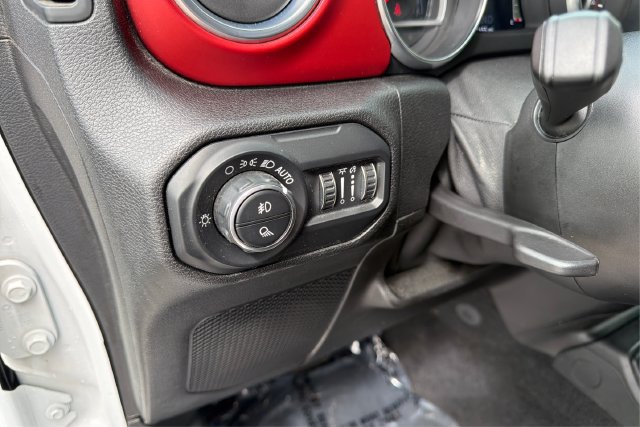 Used 2021 Jeep Gladiator Rubicon AWD/4WD image 16