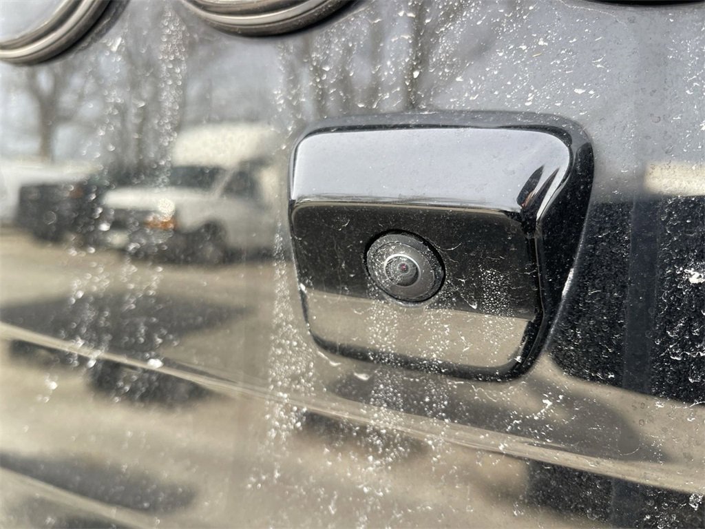 Used 2022 Jeep Gladiator Overland w/ Cold Weather Group image 7