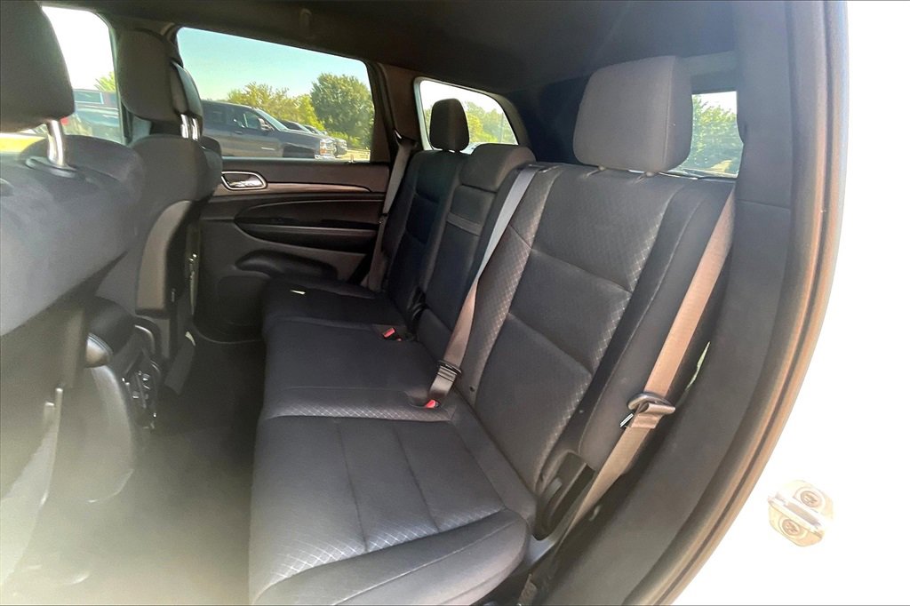Used 2019 Jeep Grand Cherokee Laredo image 25