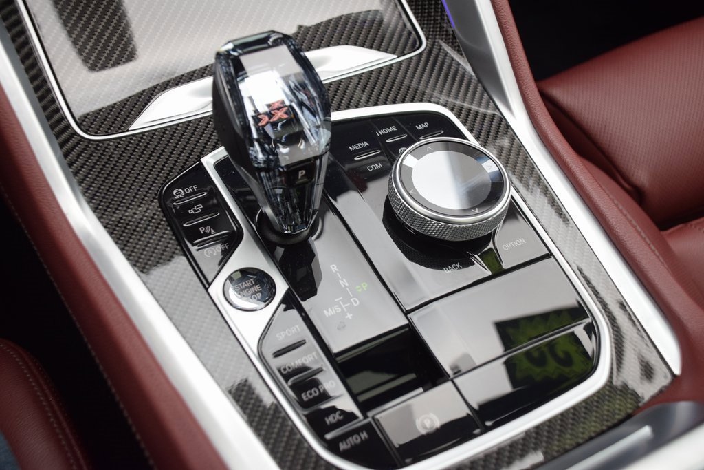 Used 2022 BMW X6 M50i w/ Executive Package image 29