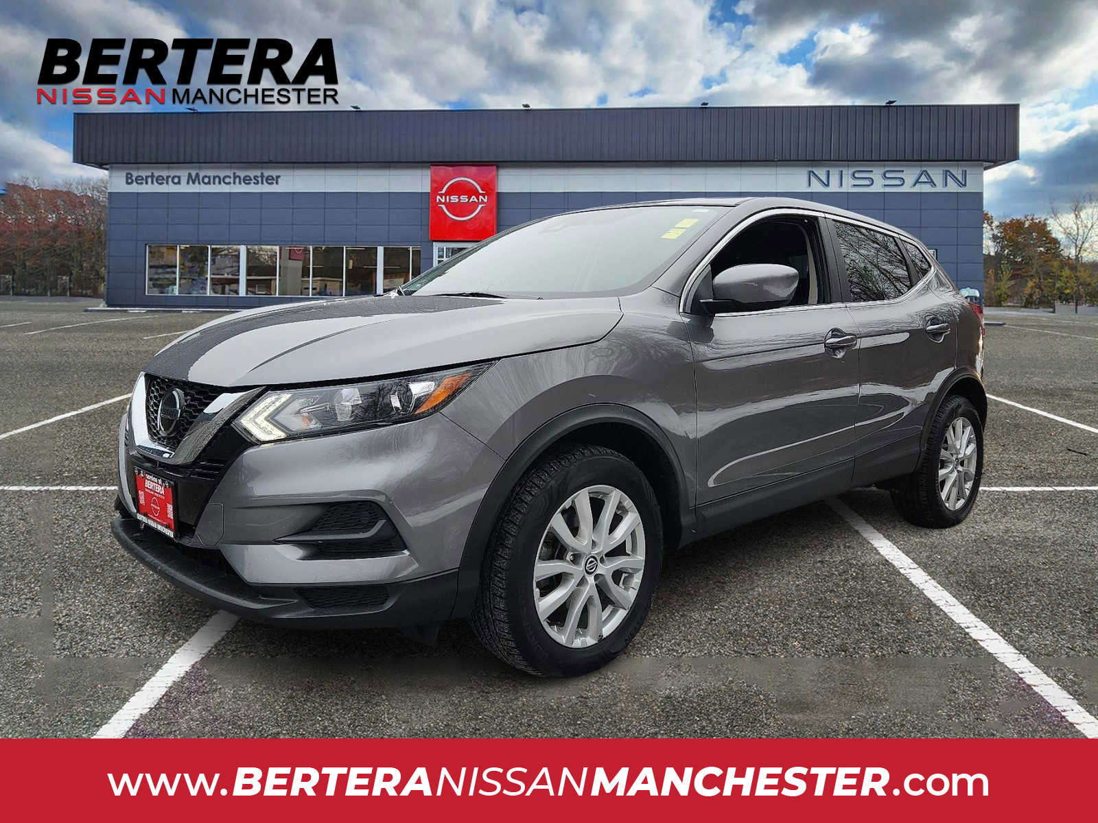 Used 2022 Nissan Rogue Sport S image 1