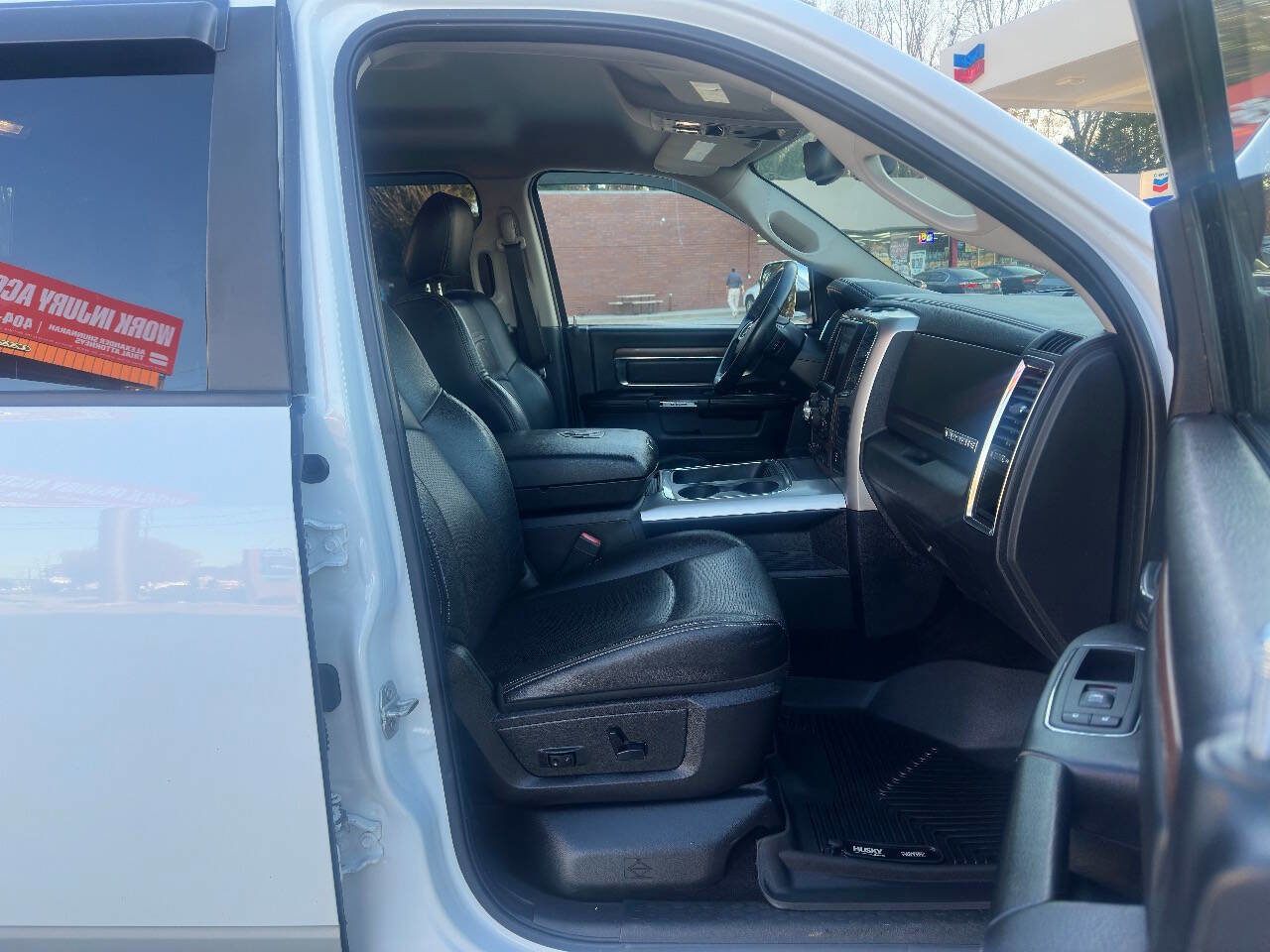 Used 2015 RAM 1500 Laramie image 10