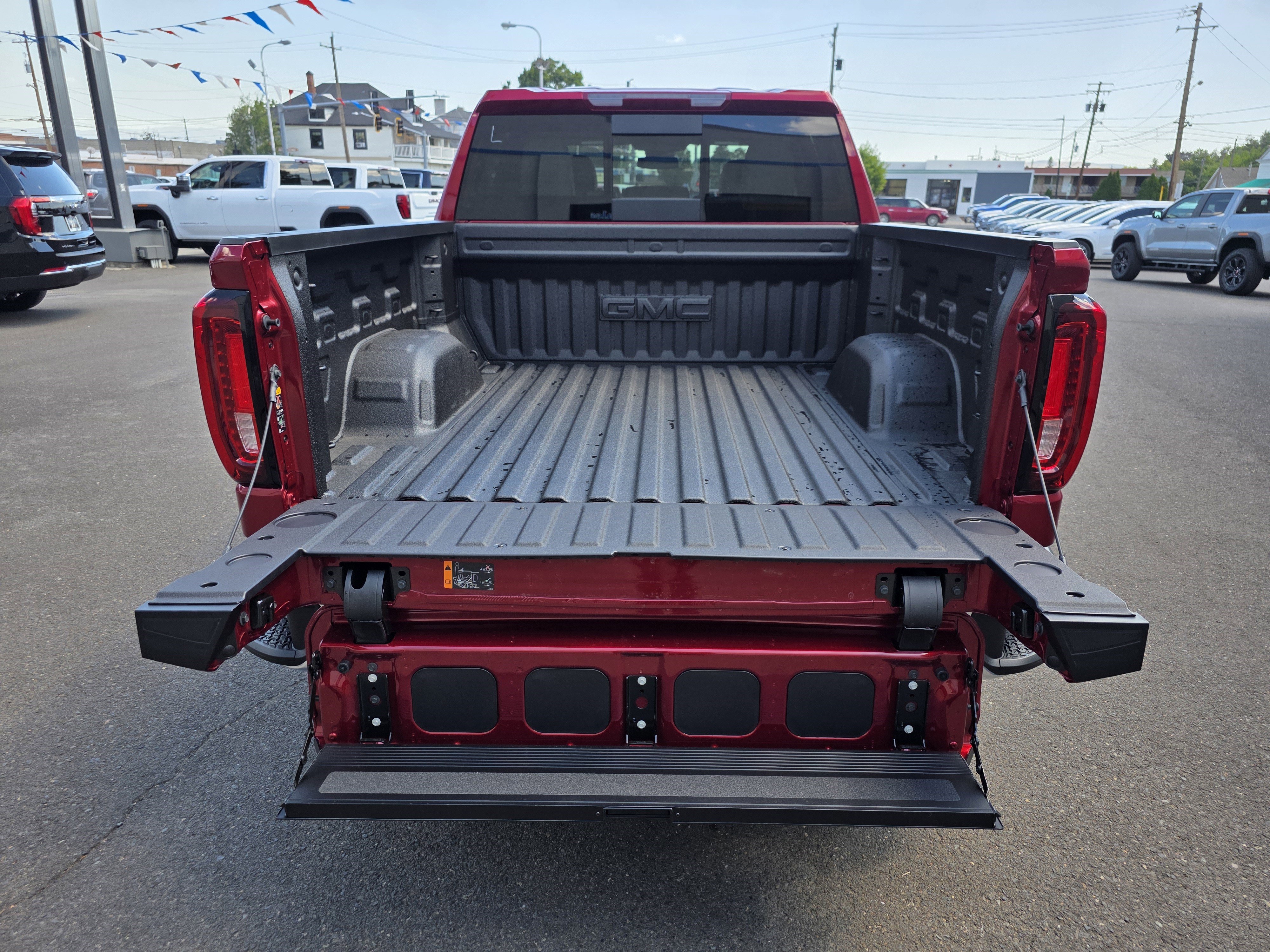 New 2026 GMC Sierra 1500 SLT w/ SLT Convenience Package image 8