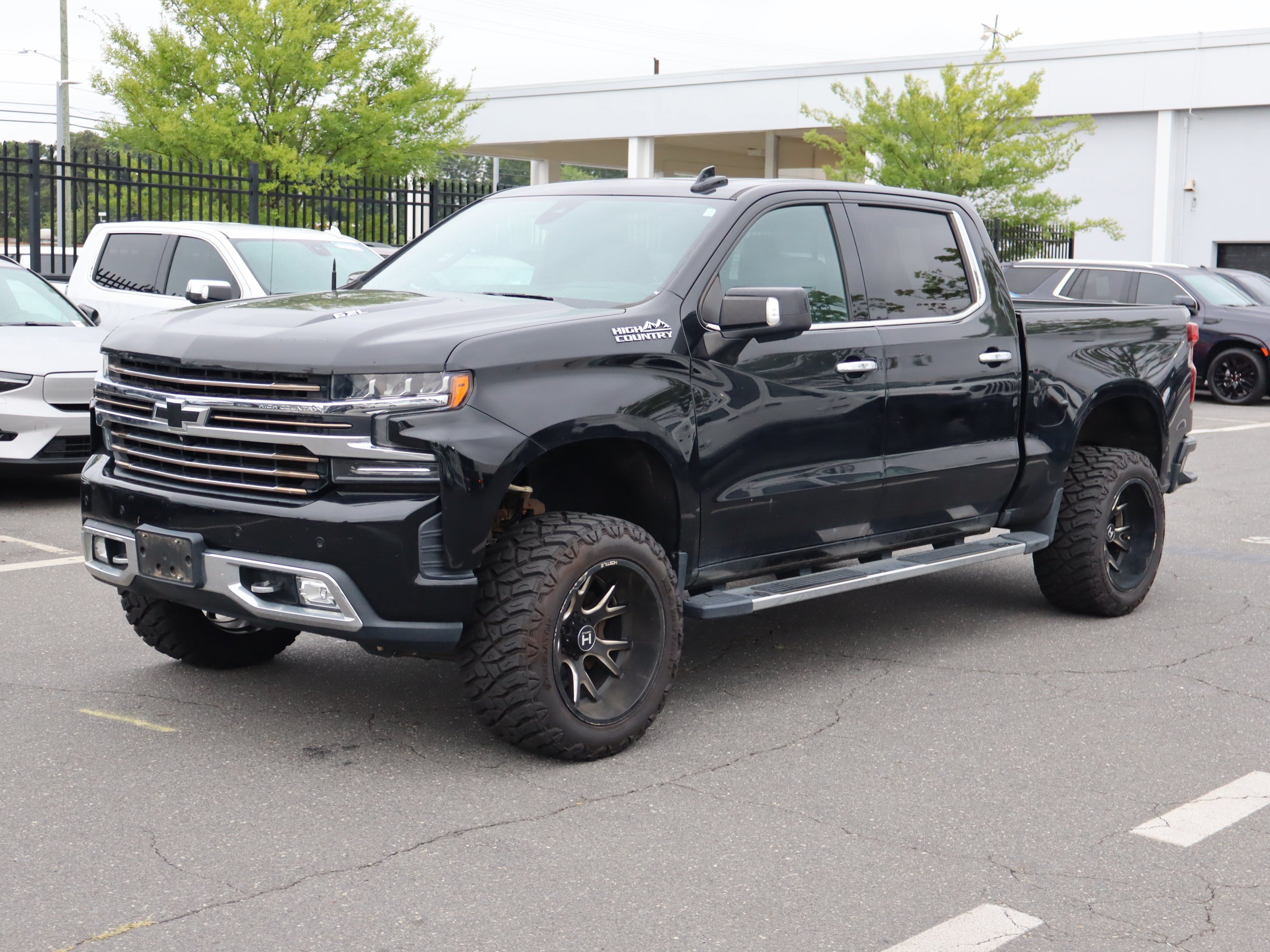 Used 2019 Chevrolet Silverado 1500 High Country w/ Technology Package AWD/4WD image 16