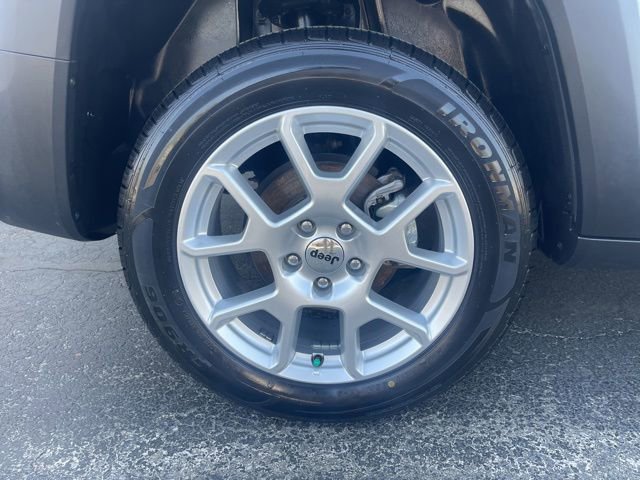 Used 2023 Jeep Renegade Latitude w/ Premium Group image 12