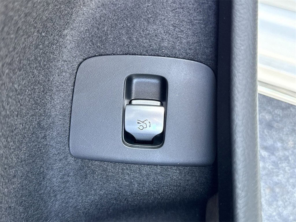 Certified 2025 Mercedes-Benz E 350 4MATIC Sedan image 26