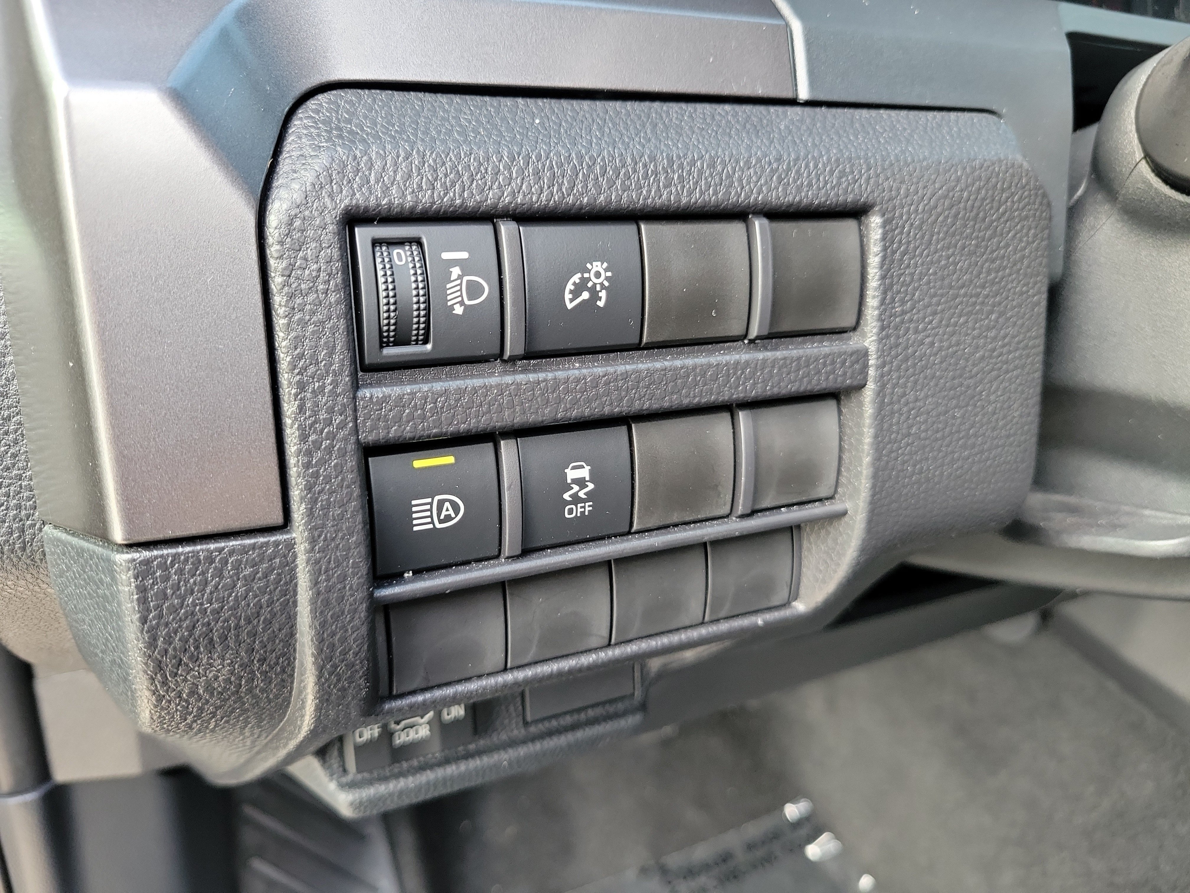 Certified 2025 Toyota Tacoma SR5 AWD/4WD image 23