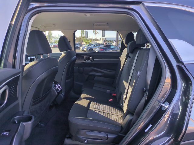 Certified 2026 Kia Sorento LX FWD image 27