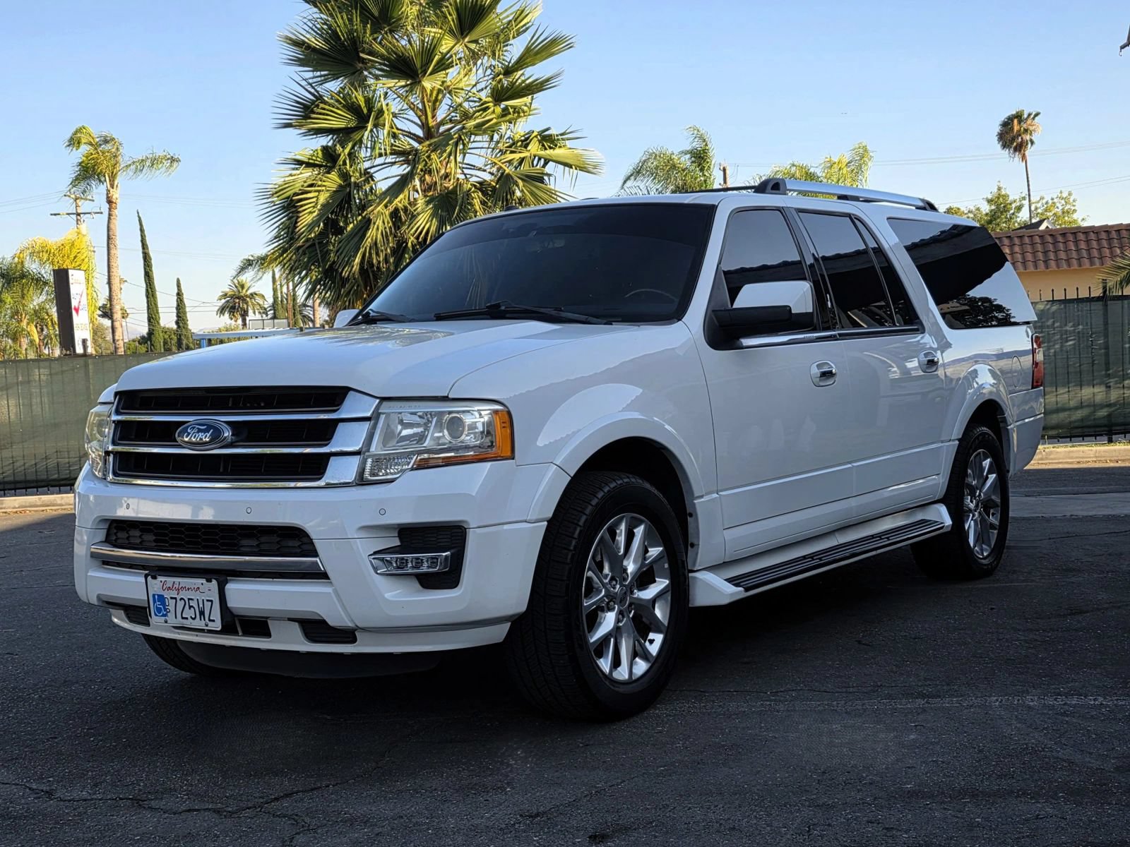 Used 2017 Ford Expedition EL Limited RWD image 1