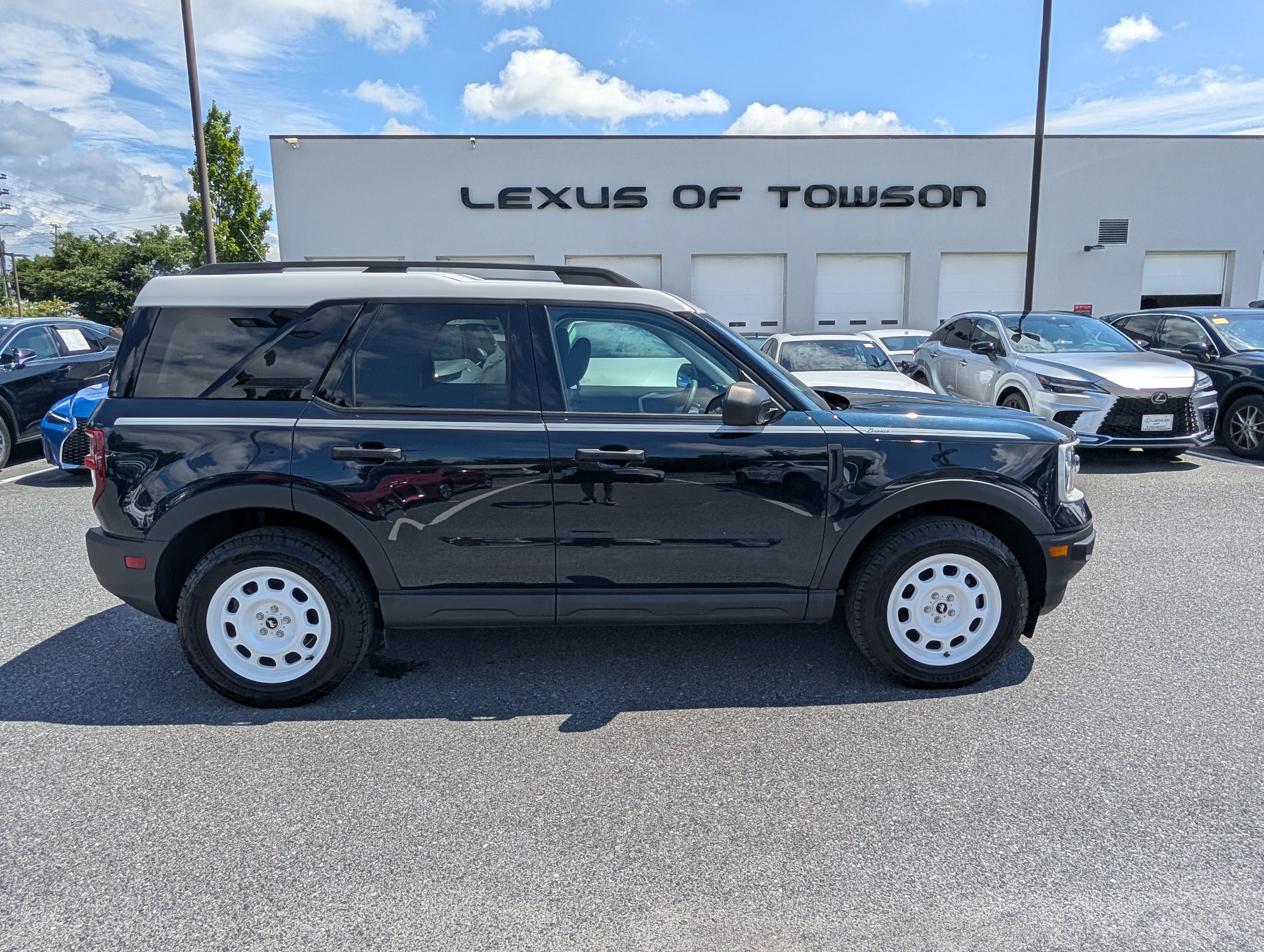 Used 2023 Ford Bronco Sport Heritage AWD/4WD image 2