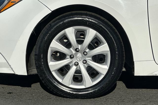 Certified 2024 Toyota Corolla LE image 30