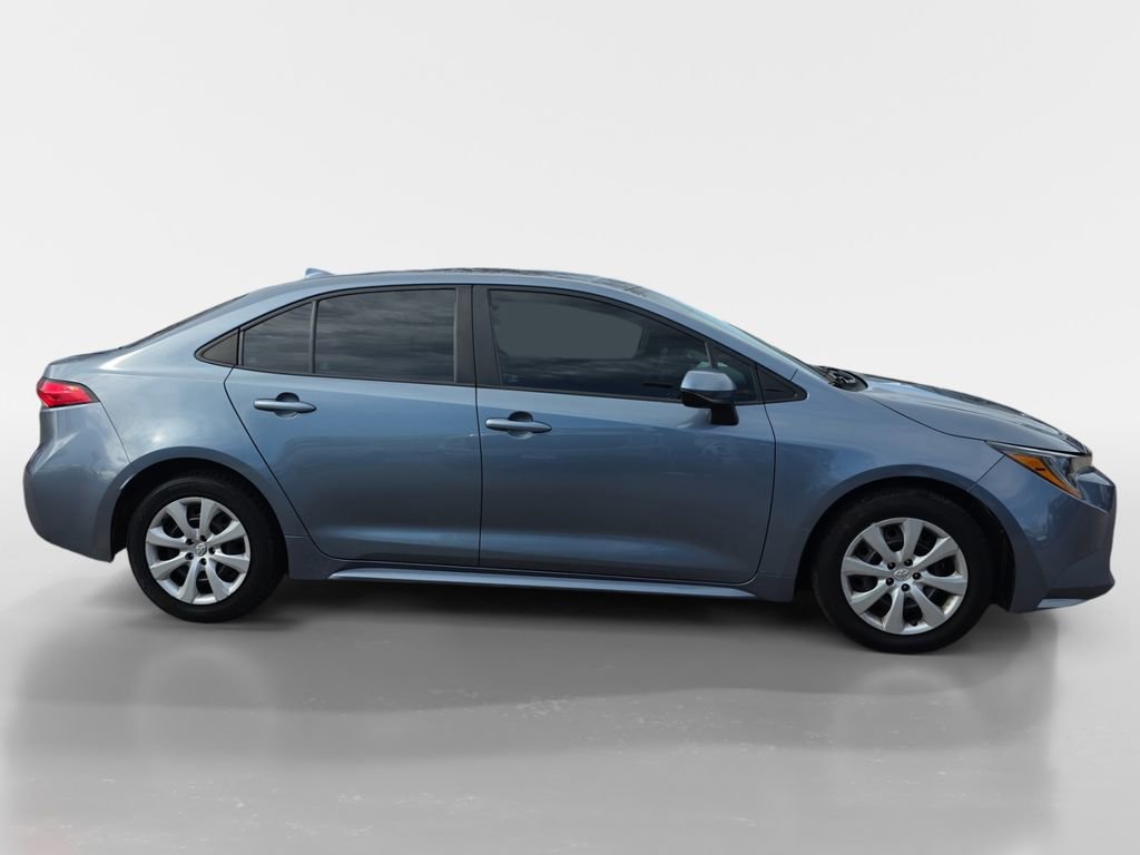 Used 2022 Toyota Corolla LE image 6