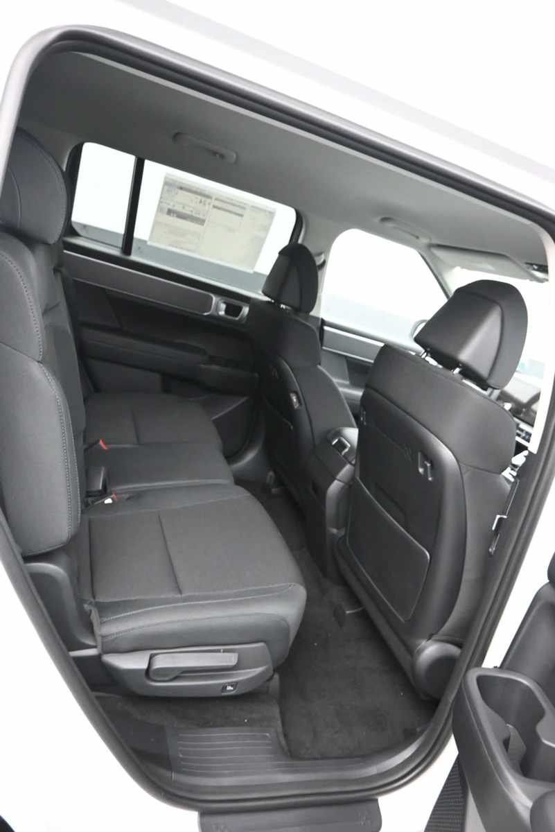 New 2027 Hyundai Santa Fe SE FWD image 9