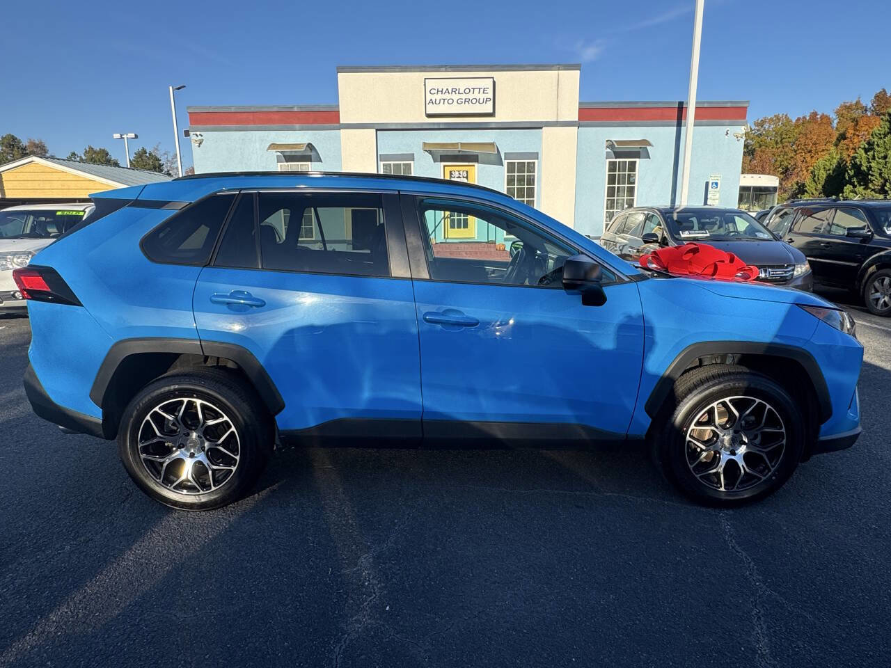 Used 2019 Toyota RAV4 LE image 7
