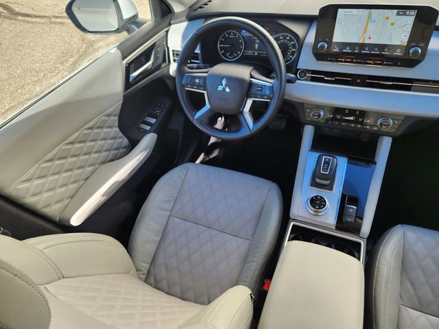 Used 2022 Mitsubishi Outlander SEL image 11