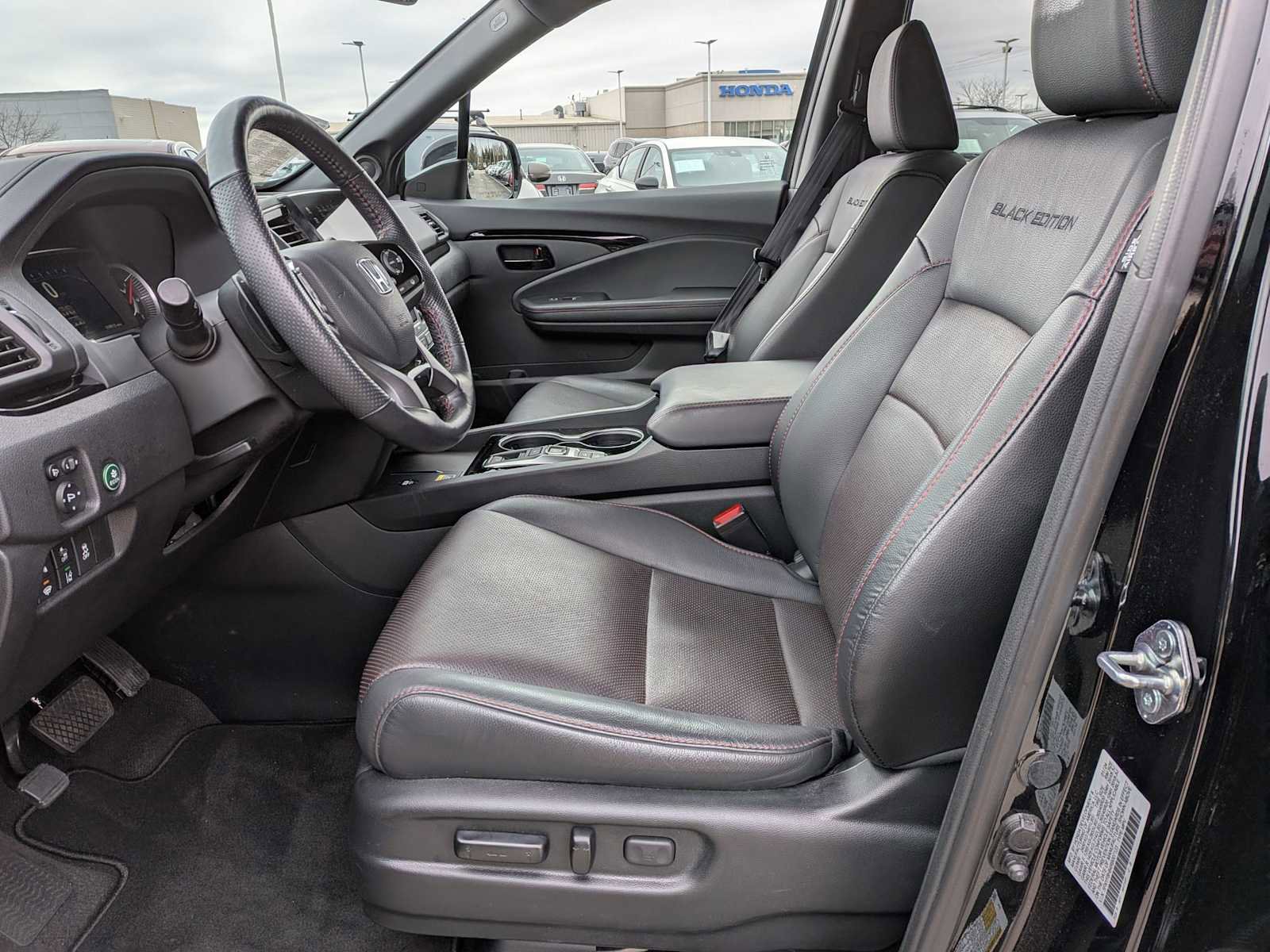 Used 2024 Honda Passport Black Edition image 16