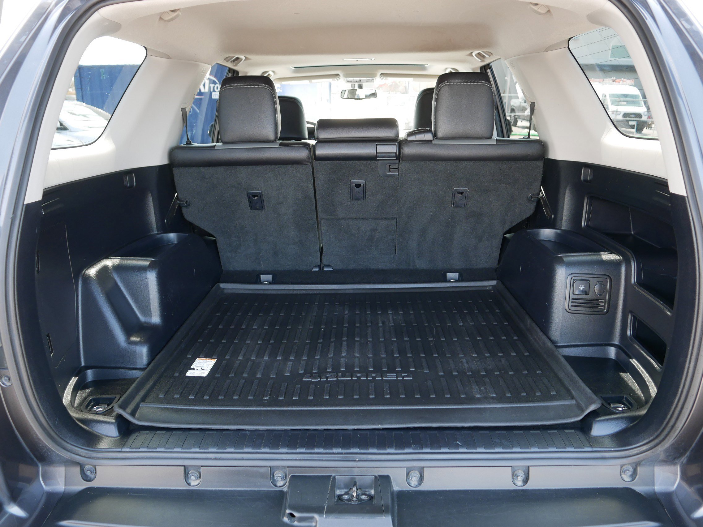 Used 2018 Toyota 4Runner SR5 Premium AWD/4WD image 18