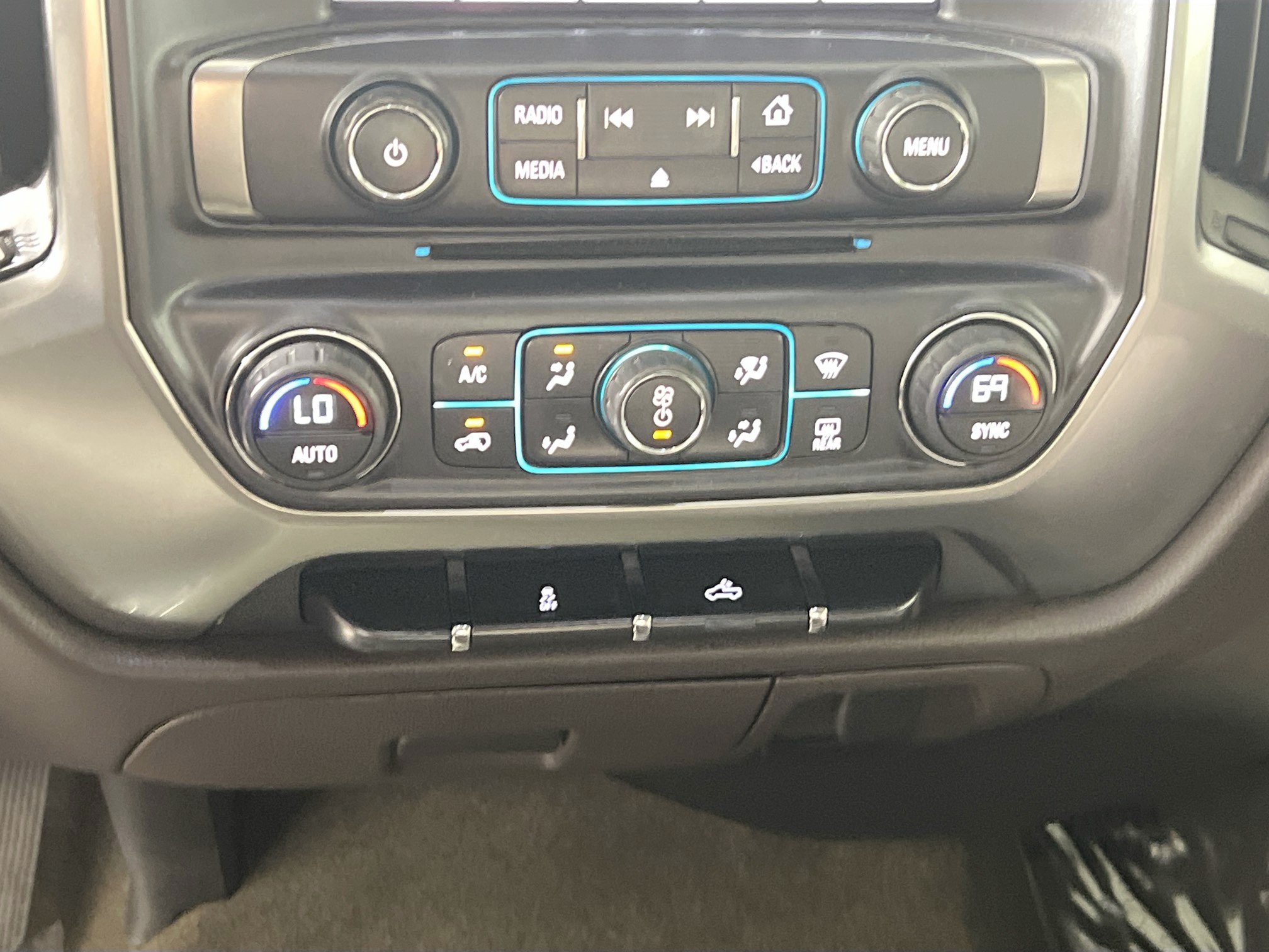 Used 2014 Chevrolet Silverado 1500 LT w/ LT Convenience Package RWD image 25