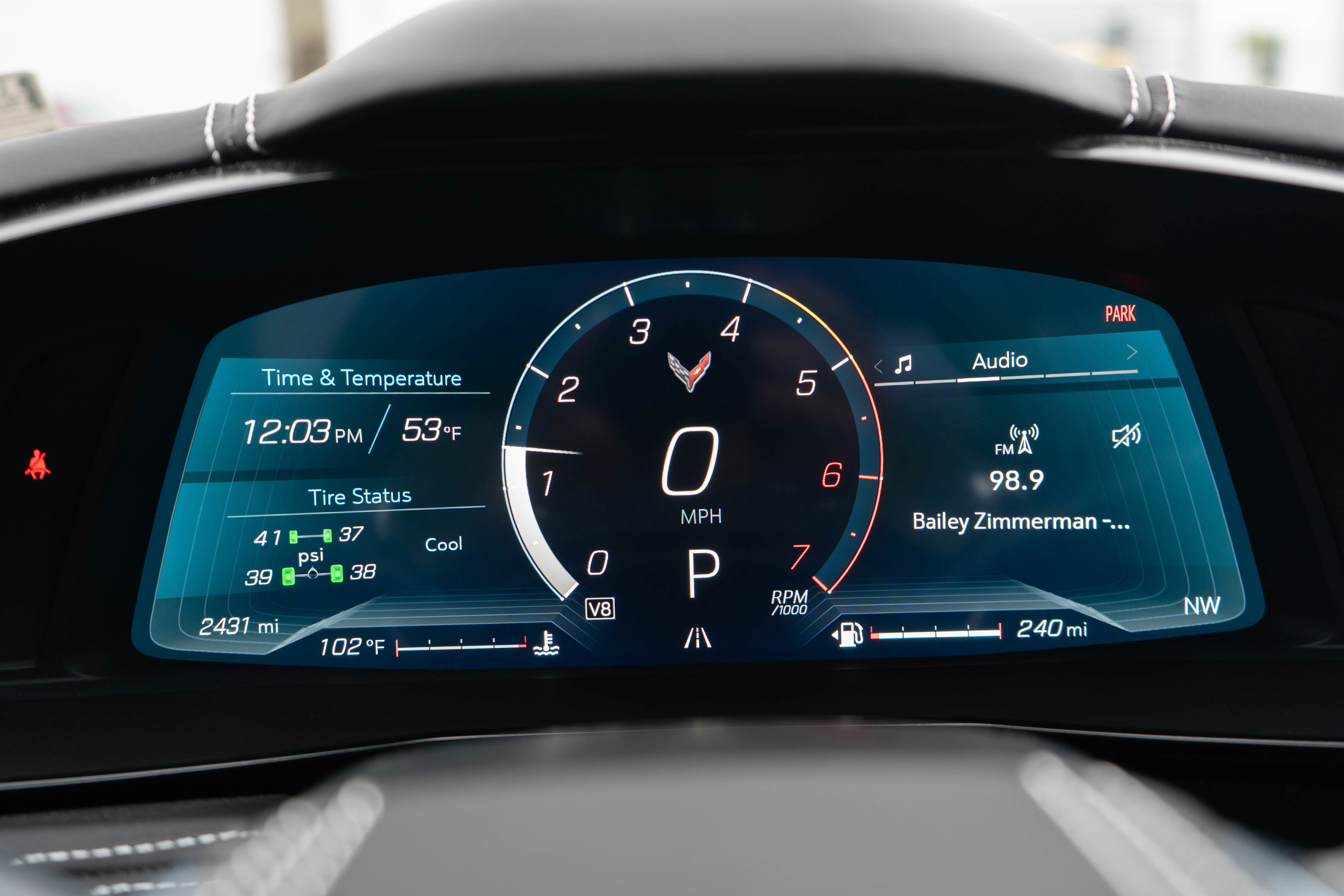 Used 2024 Chevrolet Corvette Stingray Premium Cpe w/ Z51 Performance Package RWD image 18