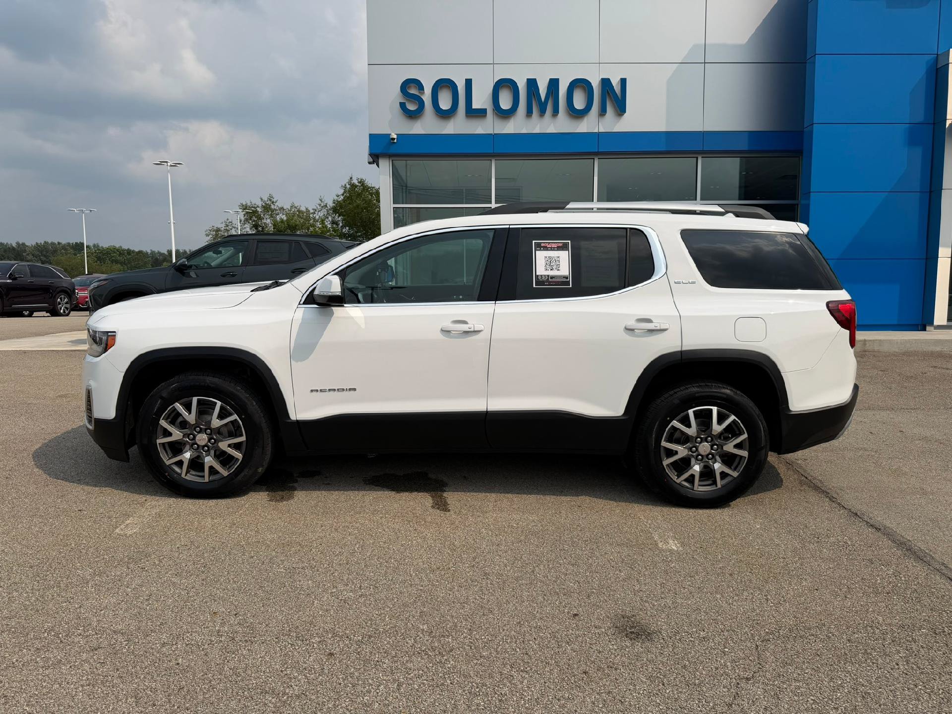 Certified 2020 GMC Acadia SLE w/ Driver Convenience Package AWD/4WD image 3