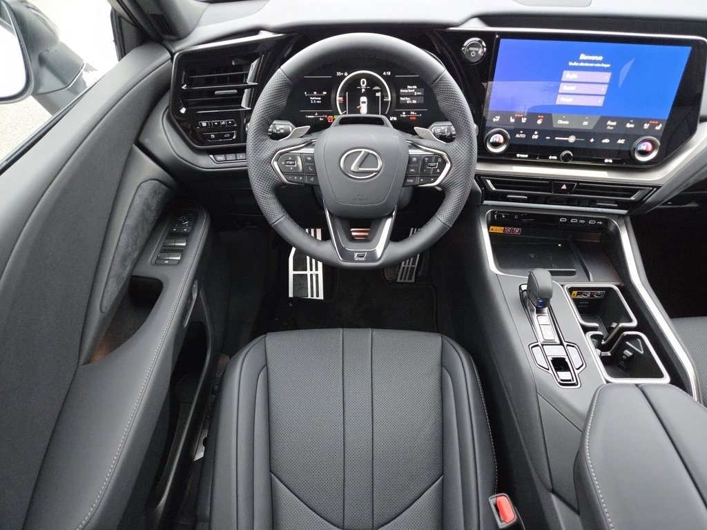 New 2026 Lexus TX 500h AWD image 4