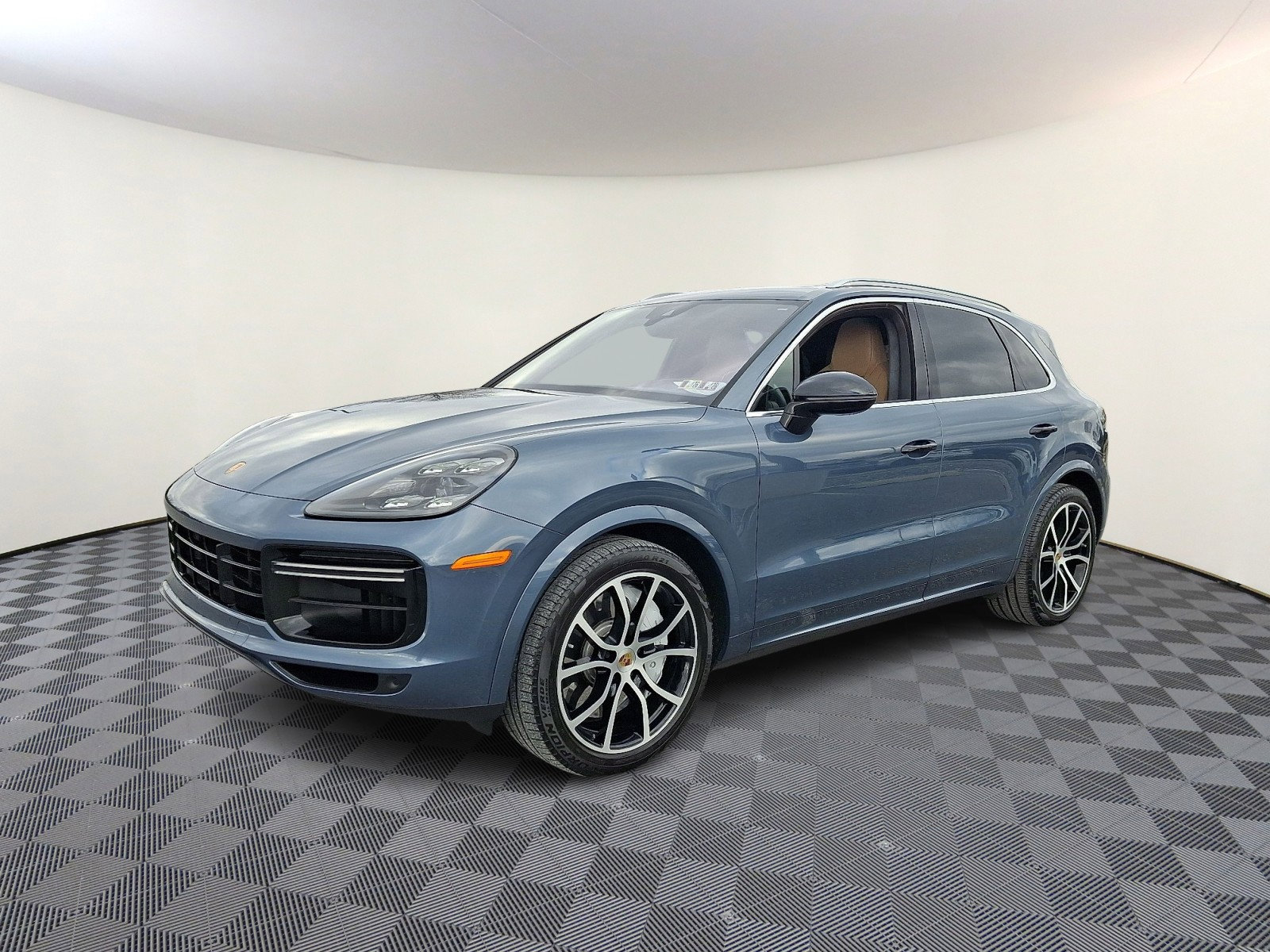 Used 2019 Porsche Cayenne Turbo image 1