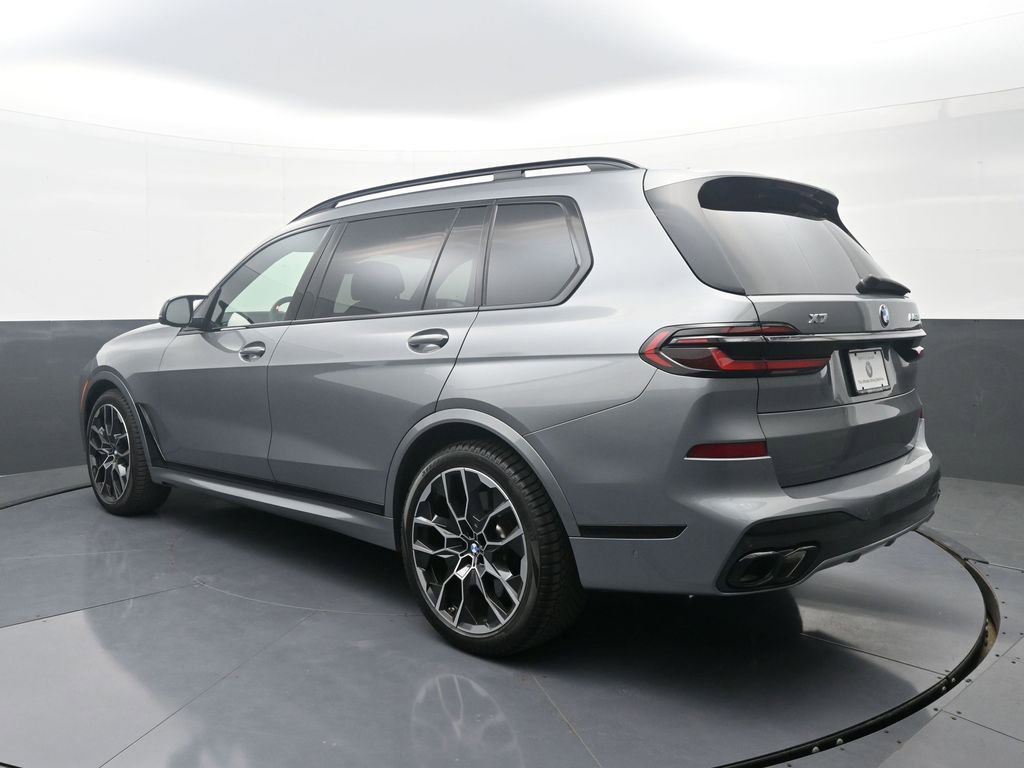 Used 2025 BMW X7 M60i w/ Executive Package image 5