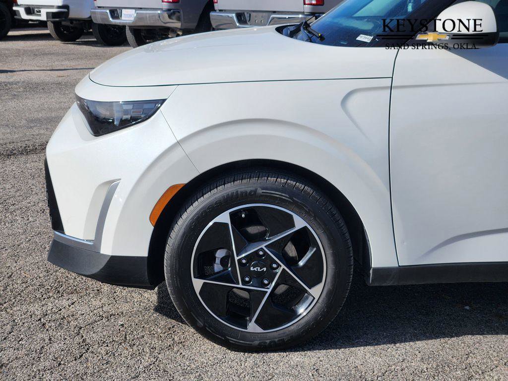 Used 2023 Kia Soul EX image 8