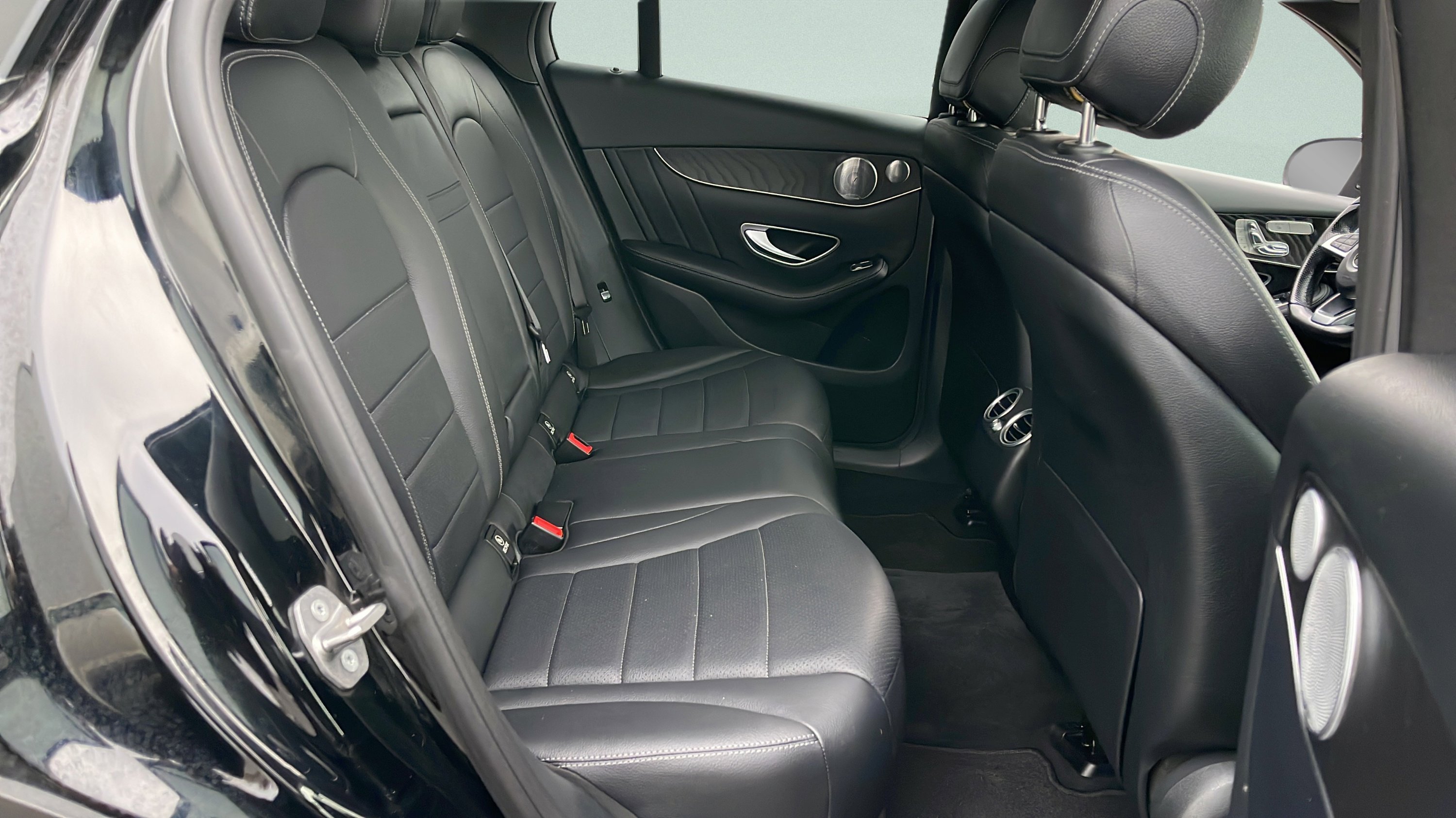 Used 2018 Mercedes-Benz GLC 300 4MATIC image 48