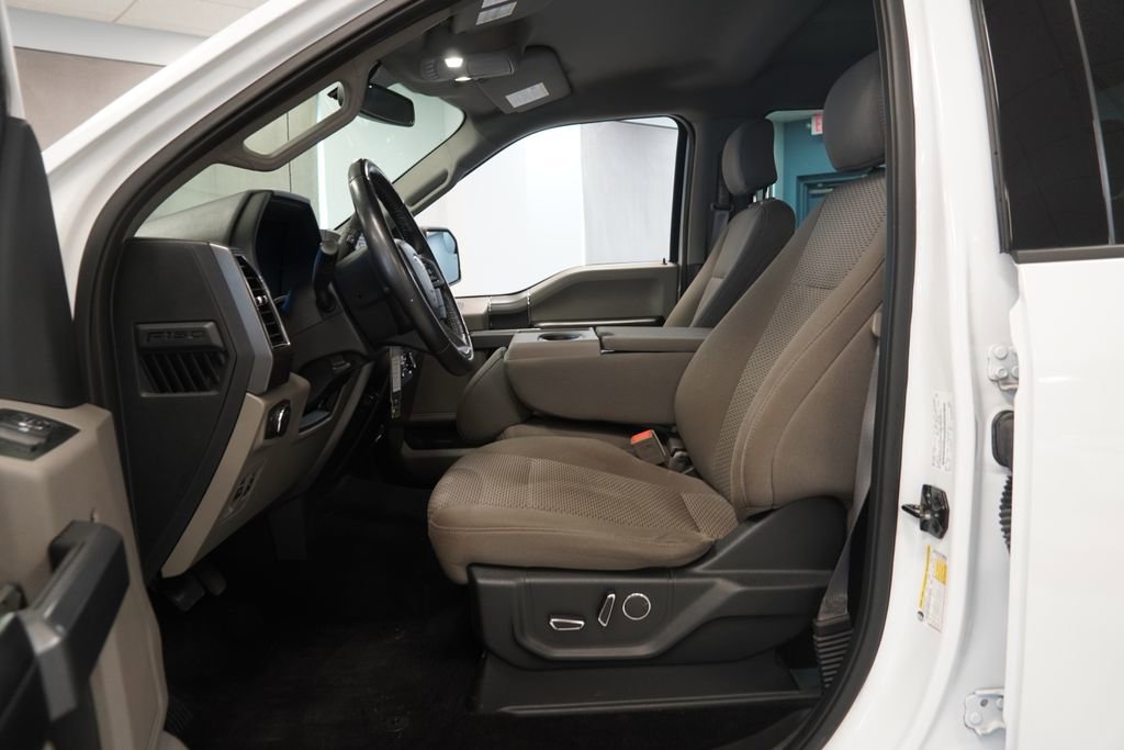 Used 2018 Ford F150 XLT w/ Equipment Group 302A Luxury image 4