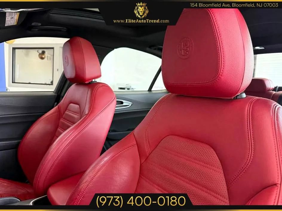 Used 2022 Alfa Romeo Giulia Veloce image 10