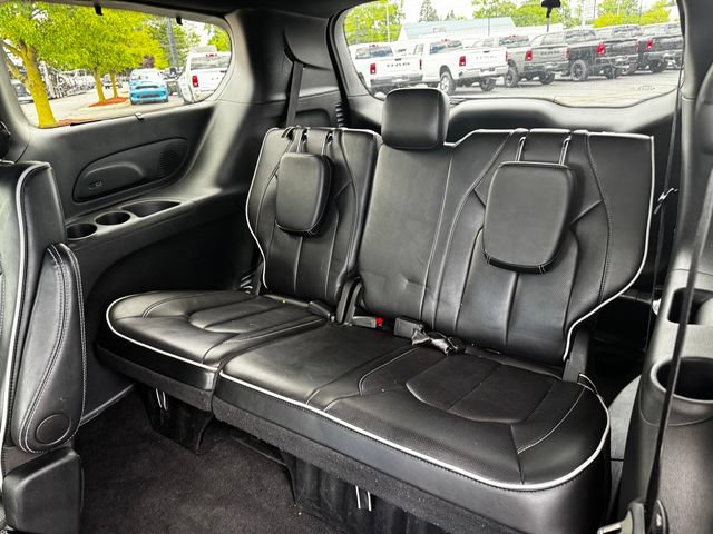 Certified 2025 Chrysler Pacifica Limited FWD image 20