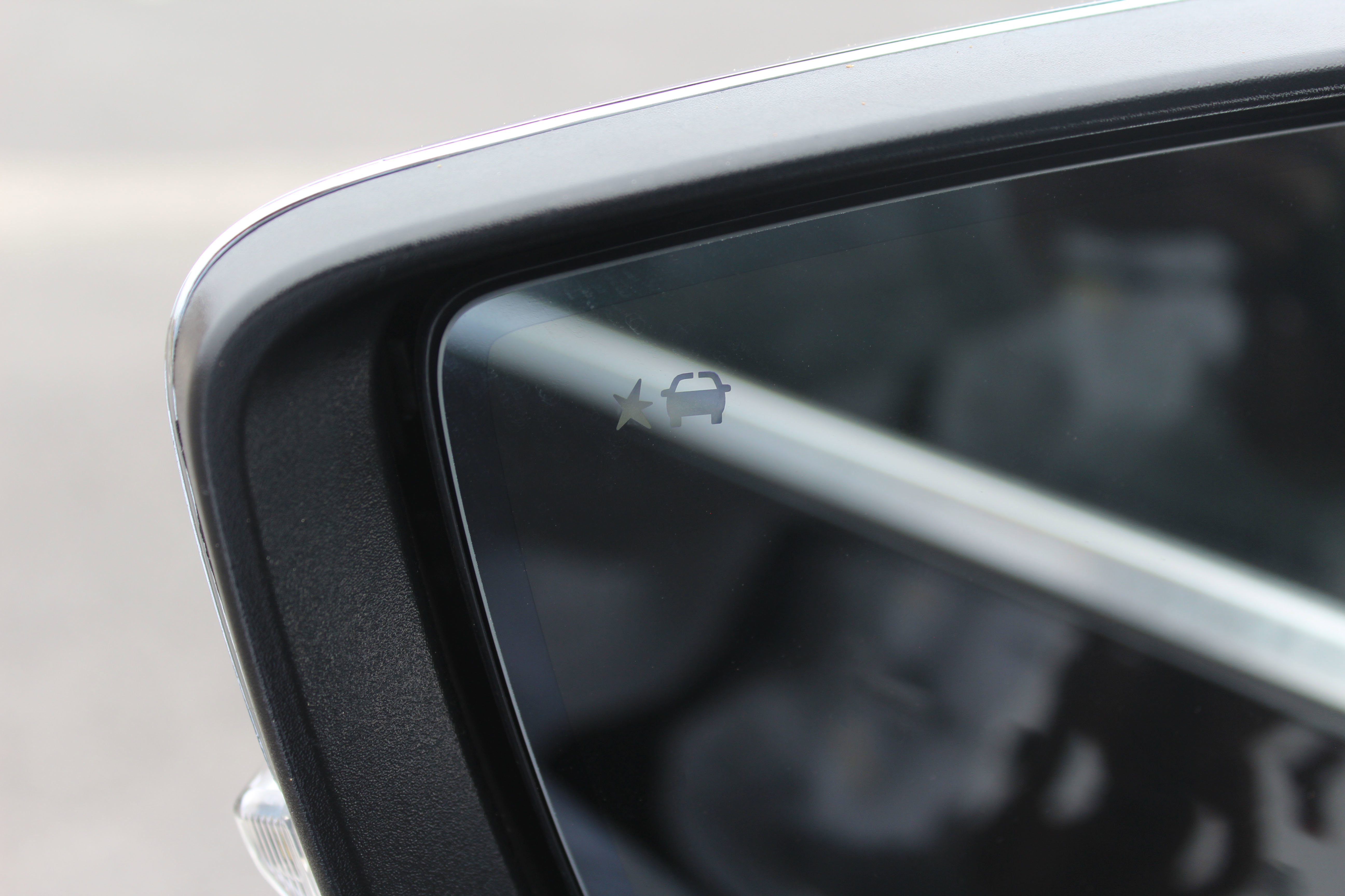 Used 2017 Chevrolet Impala Premier w/ Enhanced Convenience Package image 3