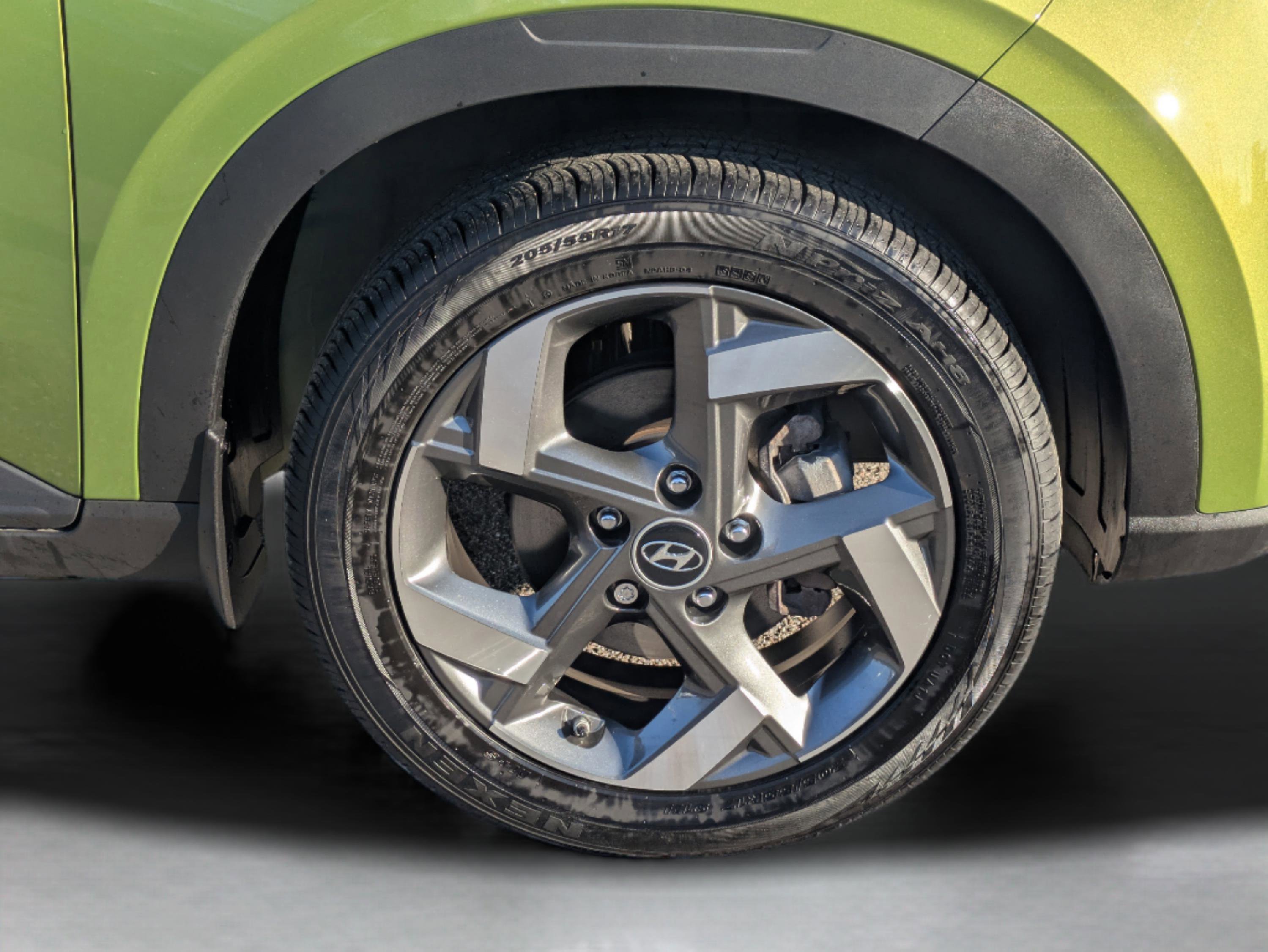 Certified 2024 Hyundai Venue SEL image 11