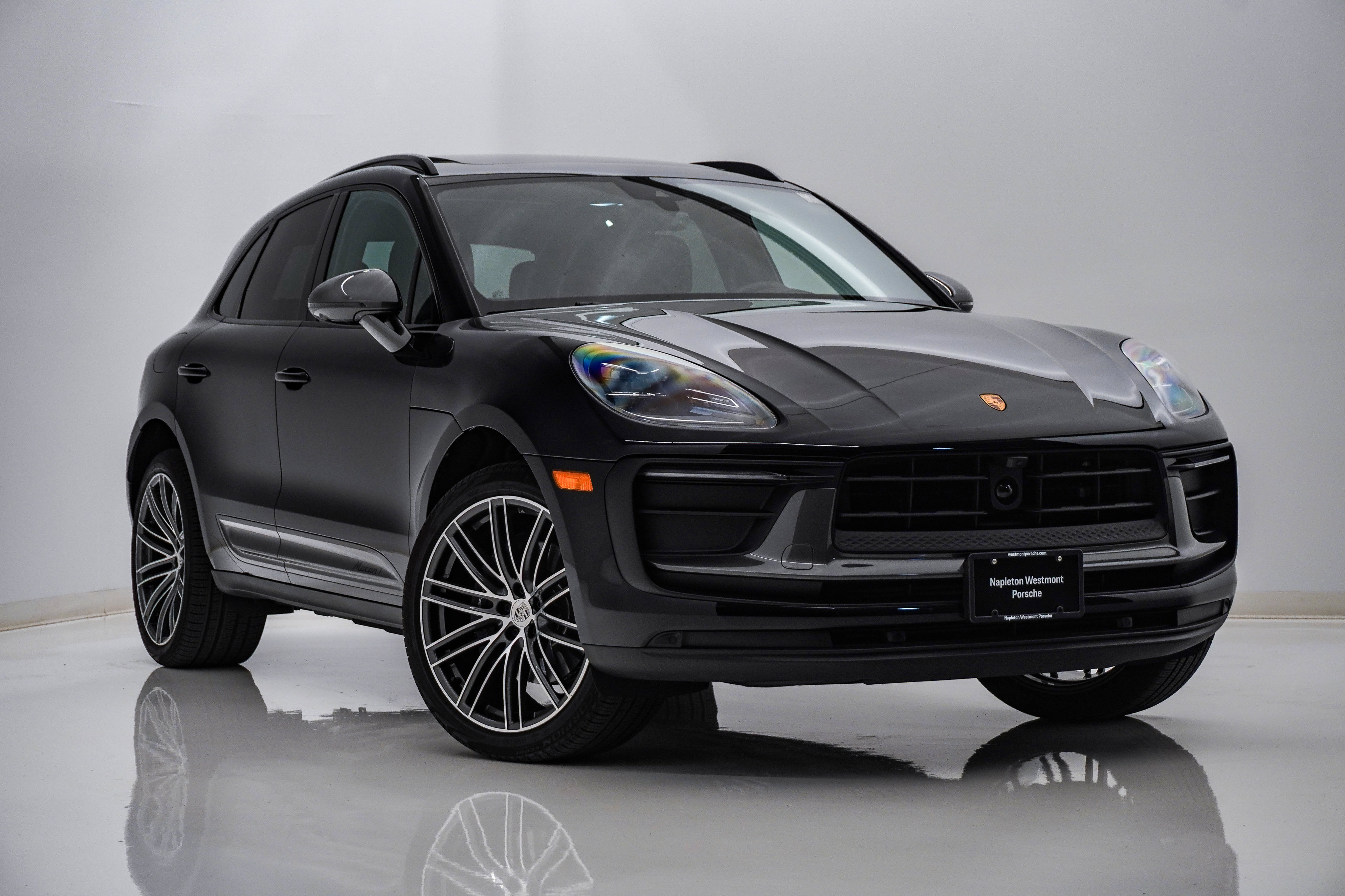 Certified 2026 Porsche Macan Turbo AWD/4WD image 8