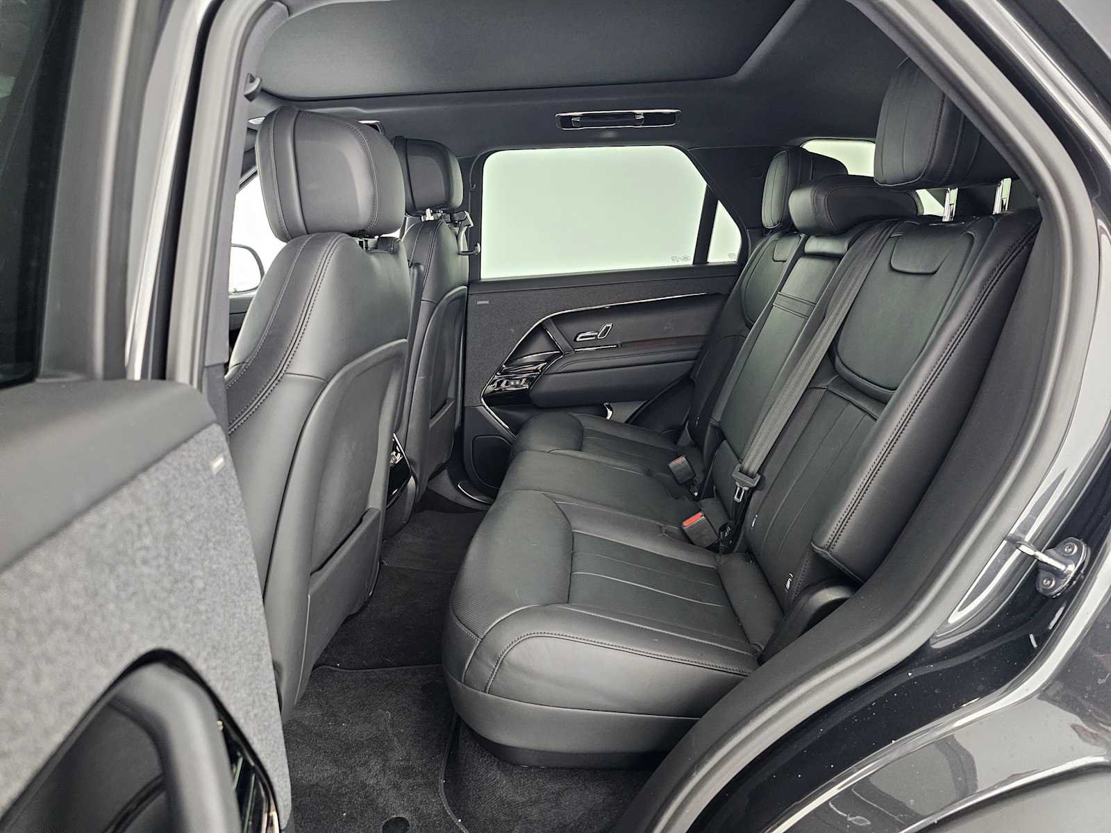 Used 2023 Land Rover Range Rover Sport SE AWD/4WD image 16
