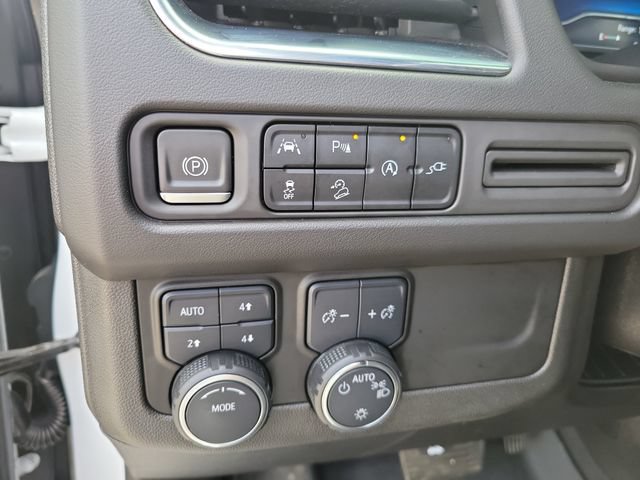 Used 2022 Chevrolet Suburban Premier AWD/4WD image 28