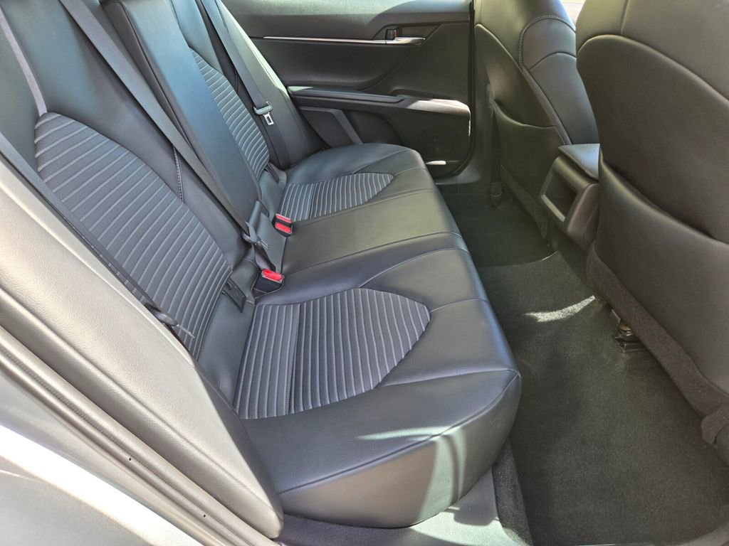 Used 2024 Toyota Camry SE FWD image 18
